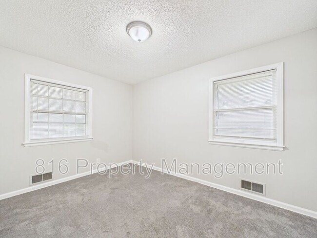 Building Photo - 10000 Fremont Ave