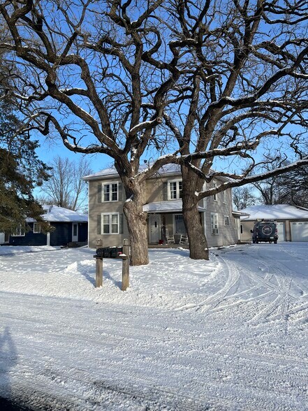 Building Photo - 1625 Walnut St