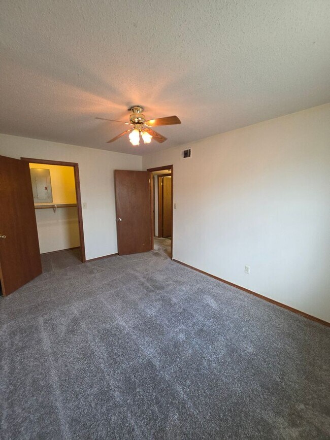 Building Photo - 1208 S Frankfort Ave