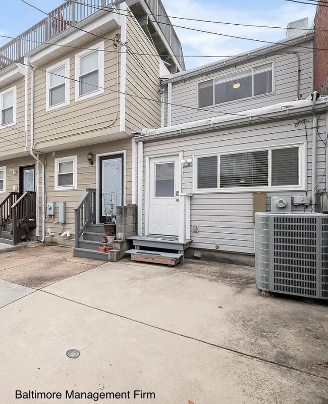 Building Photo - 805 S Decker Ave
