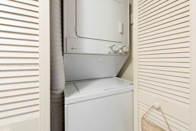 Building Photo - 4010 Galt Ocean Dr