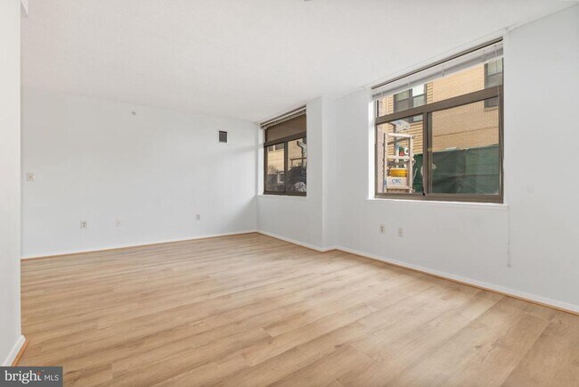 Building Photo - 7111 Woodmont Ave