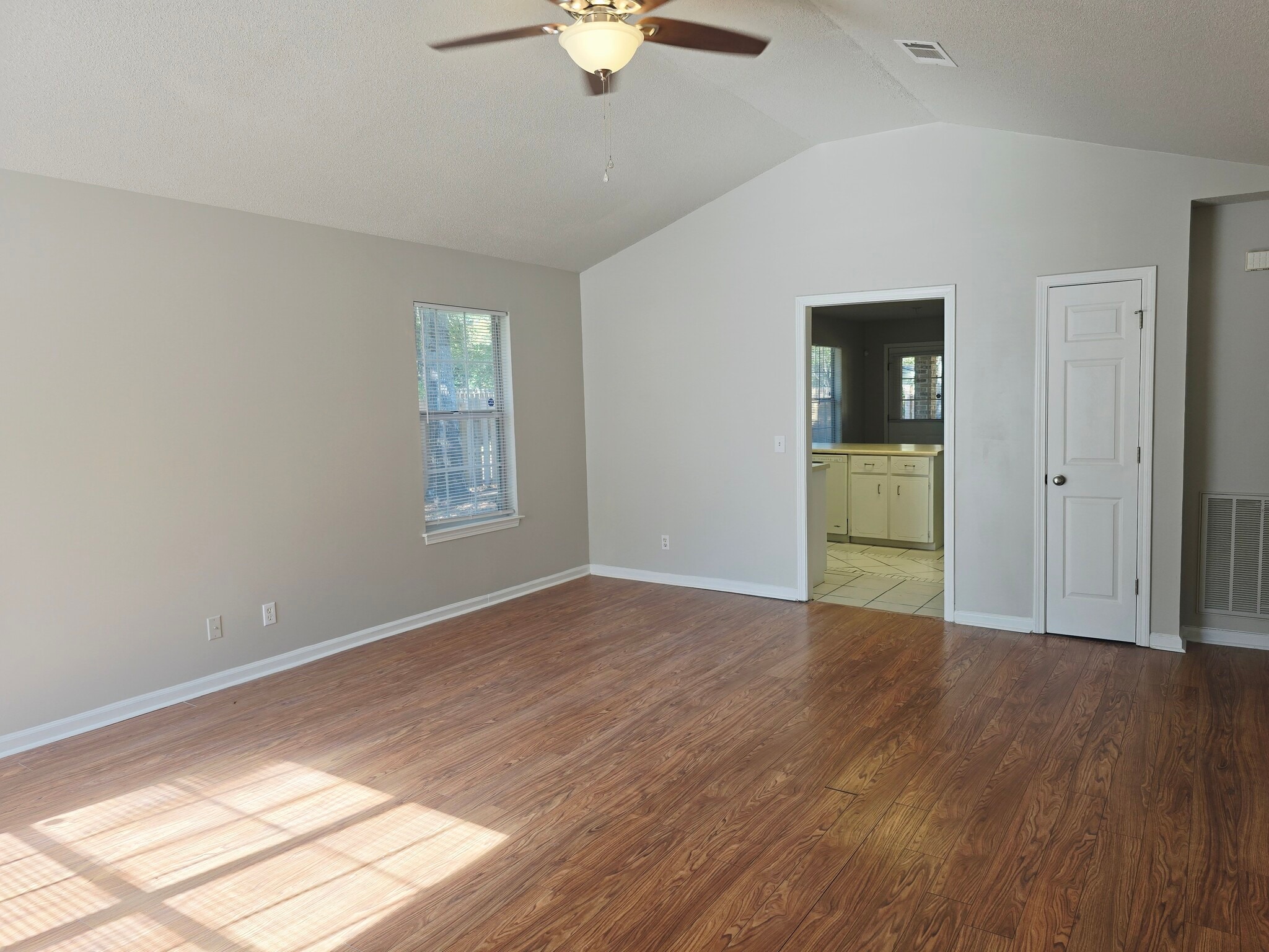 Building Photo - 200 E Mell St