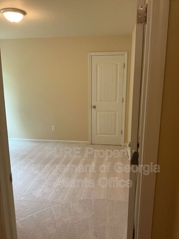 Building Photo - 160 Pine Ridge Rd