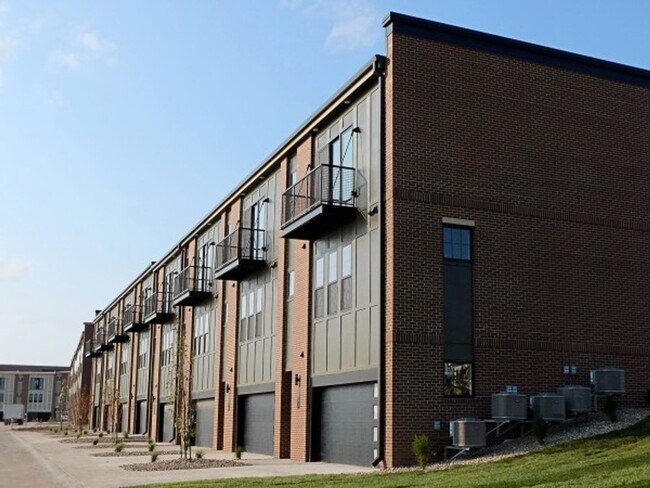 Building Photo - District Brownstones