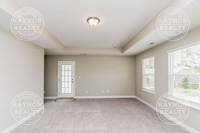Building Photo - 545 Hawksbill Dr