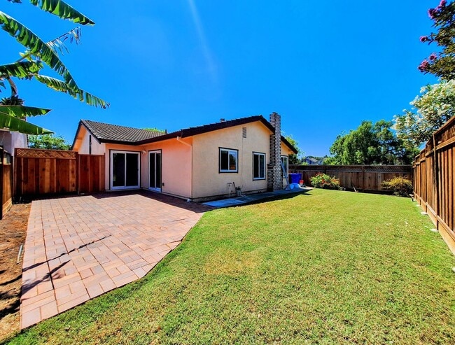 Building Photo - Beautifully Remodeled 3bd Single Story House: Everything Brand New!
