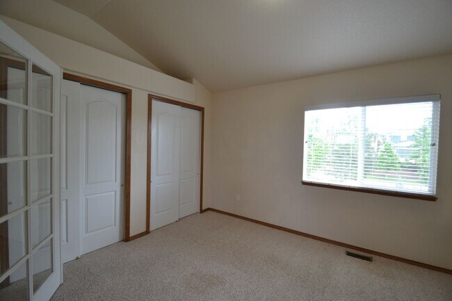 Building Photo - 7492 Amberly Dr