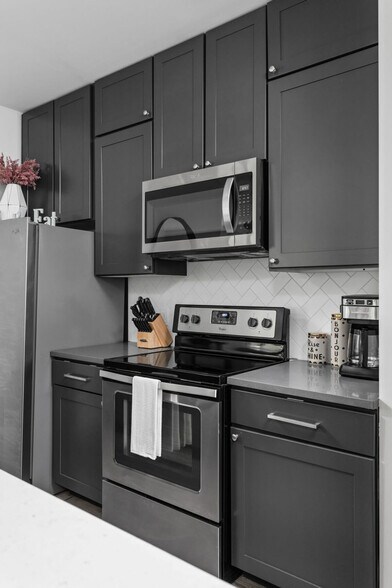 Building Photo - 5858 N College Ave