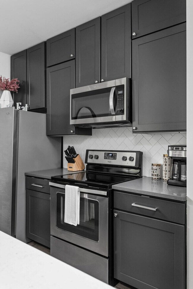 Building Photo - 5858 N College Ave