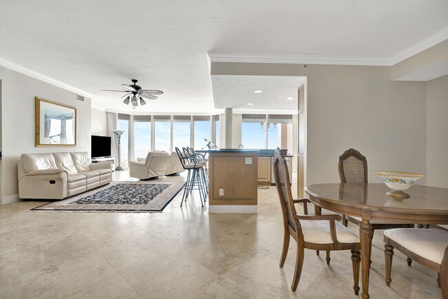 Building Photo - 700 Ocean Royale Way