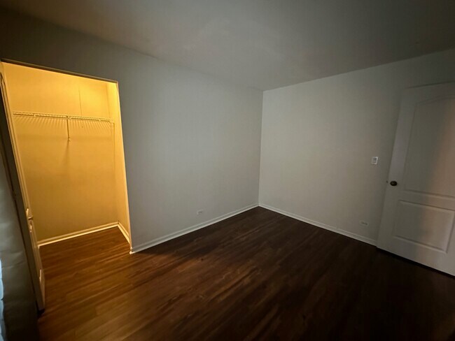 Building Photo - 386 Waterford Ct