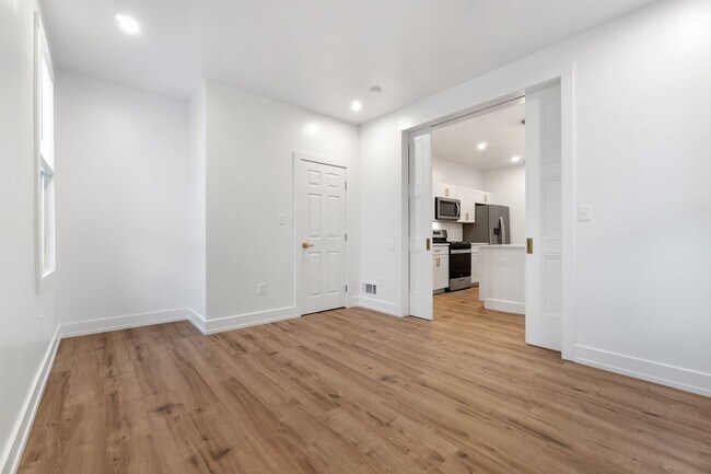 Building Photo - Modern Renovation - Sharpsburg