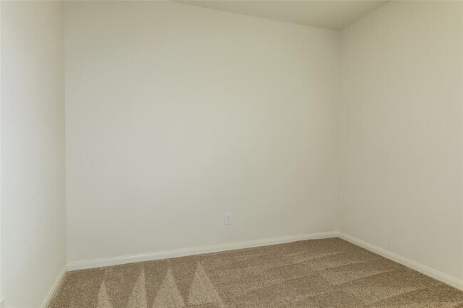 Building Photo - 26857 Steinbeck Dr