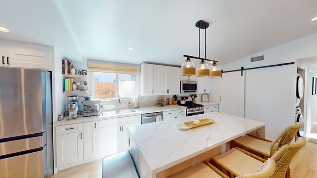 Building Photo - Beautiful Home In Costa Mesa