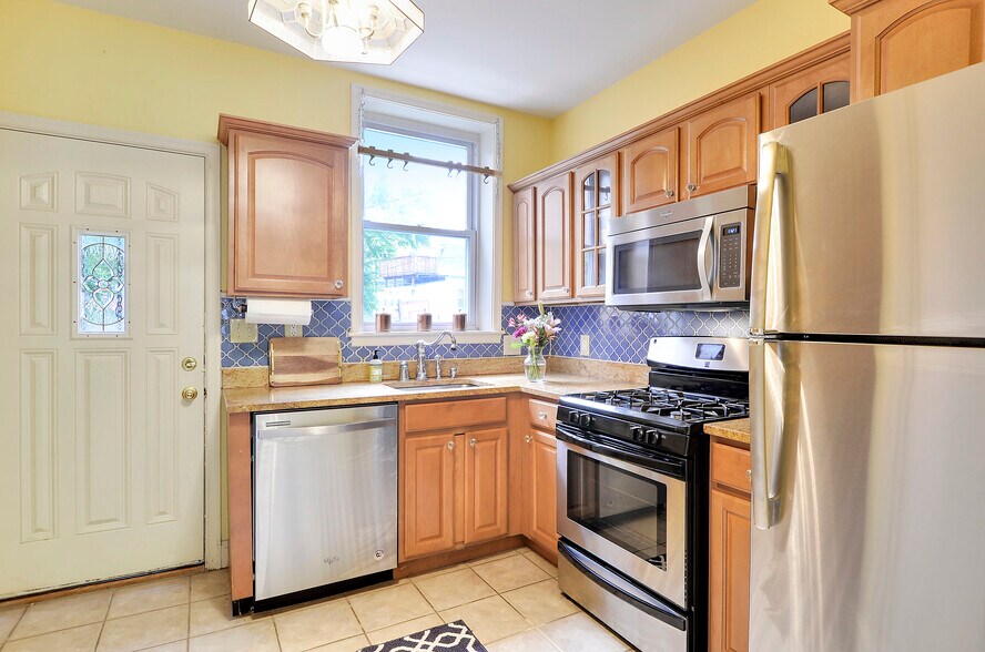 Kitchen - 3538 10th St NW