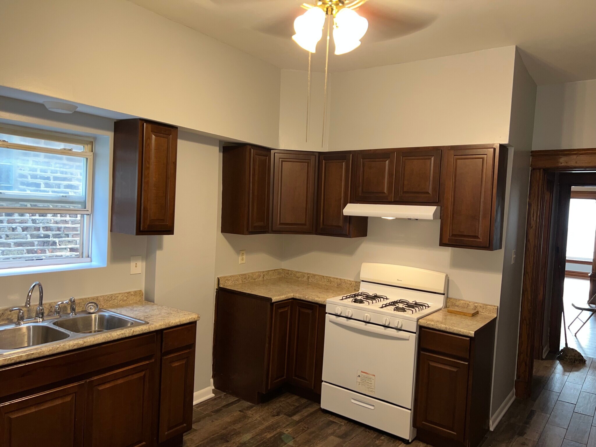 Building Photo - 6833 S Ada St