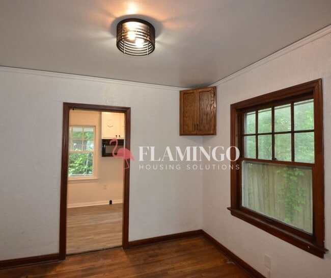 Building Photo - 2101 Riverside Dr