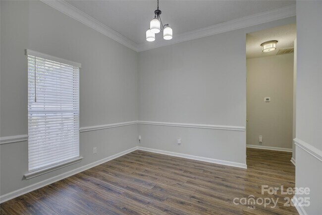 Building Photo - 7017 Scuppernong Ct