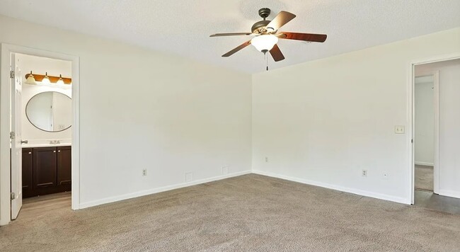 Building Photo - 1104 Tomahawk Trail