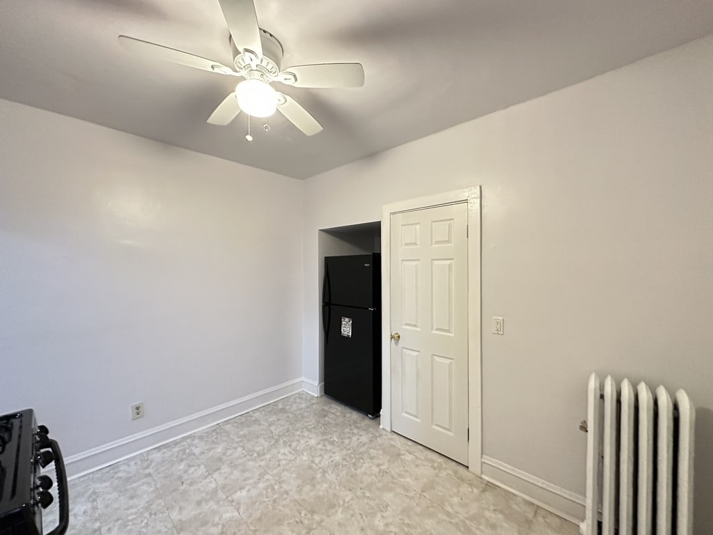 Building Photo - 415 E 80th St