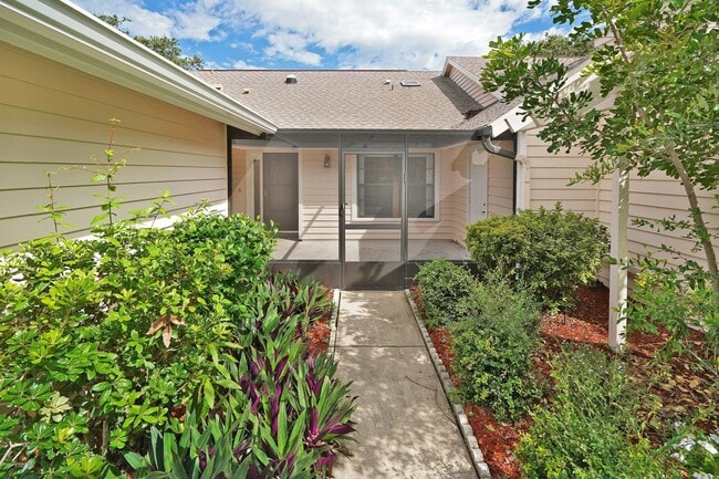 Building Photo - 840 Ridge Lake Dr