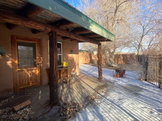 Building Photo - 601 Callejon Rd