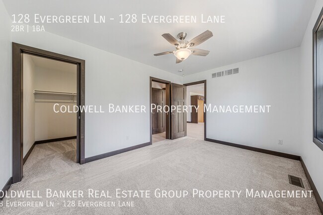 Building Photo - 128 Evergreen Ln