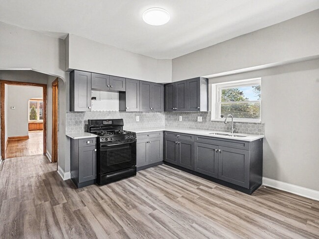 Building Photo - 1542 S 60th Ct