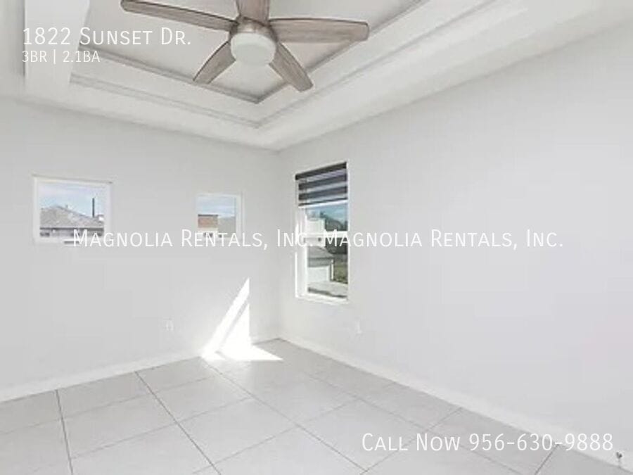 Building Photo - 1822 Sunset Dr