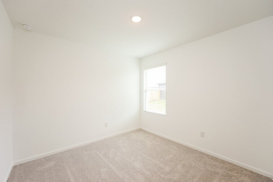 Building Photo - 539 Roquefort St