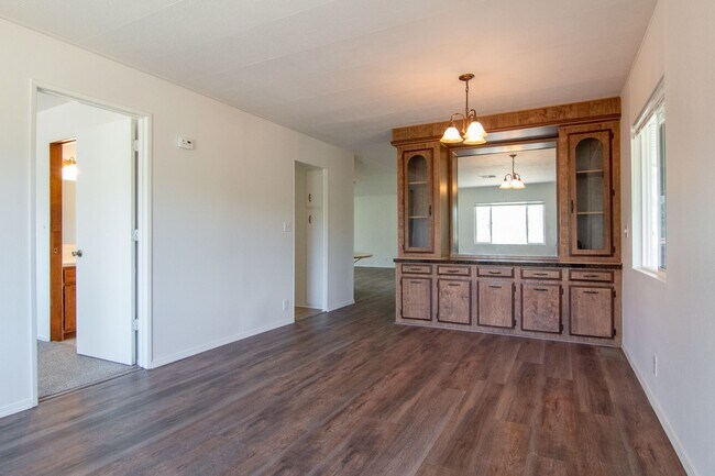 Building Photo - $500 MOVE IN SPECIAL Manufactured Home for Rent in Redding CA | 1 Acre, Large Deck, Pet Friendly