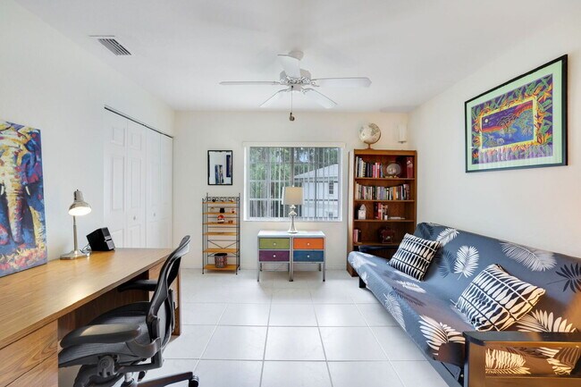 Building Photo - Furnished 2BR + Den Condo in Sapphire Lakes – Lake View, Amenities, 60-Day Minimum Stay