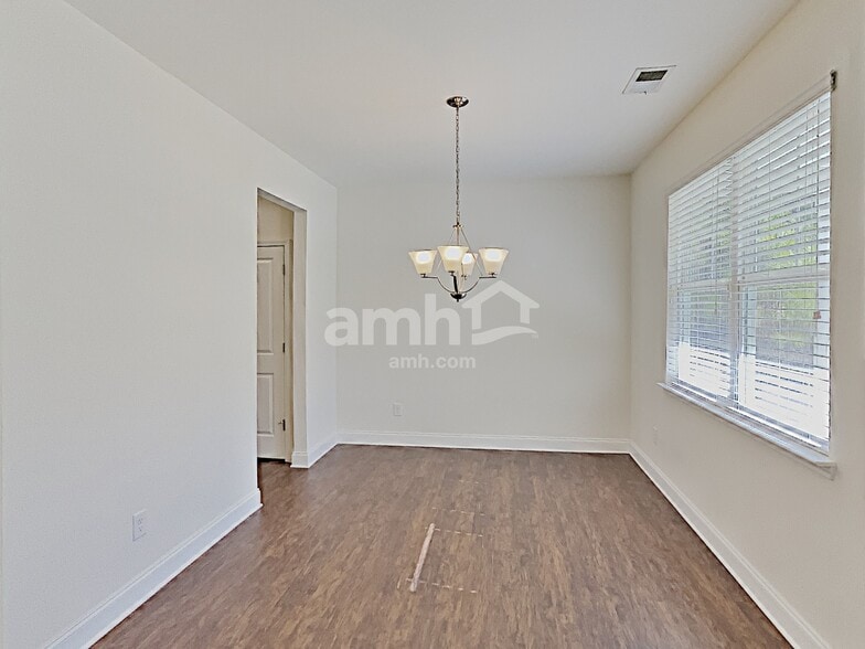 Building Photo - 209 McBee Pl