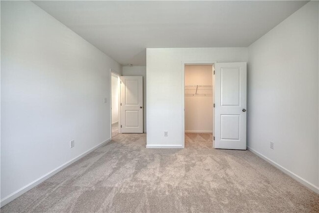 Building Photo - 49 Kestrel Dr