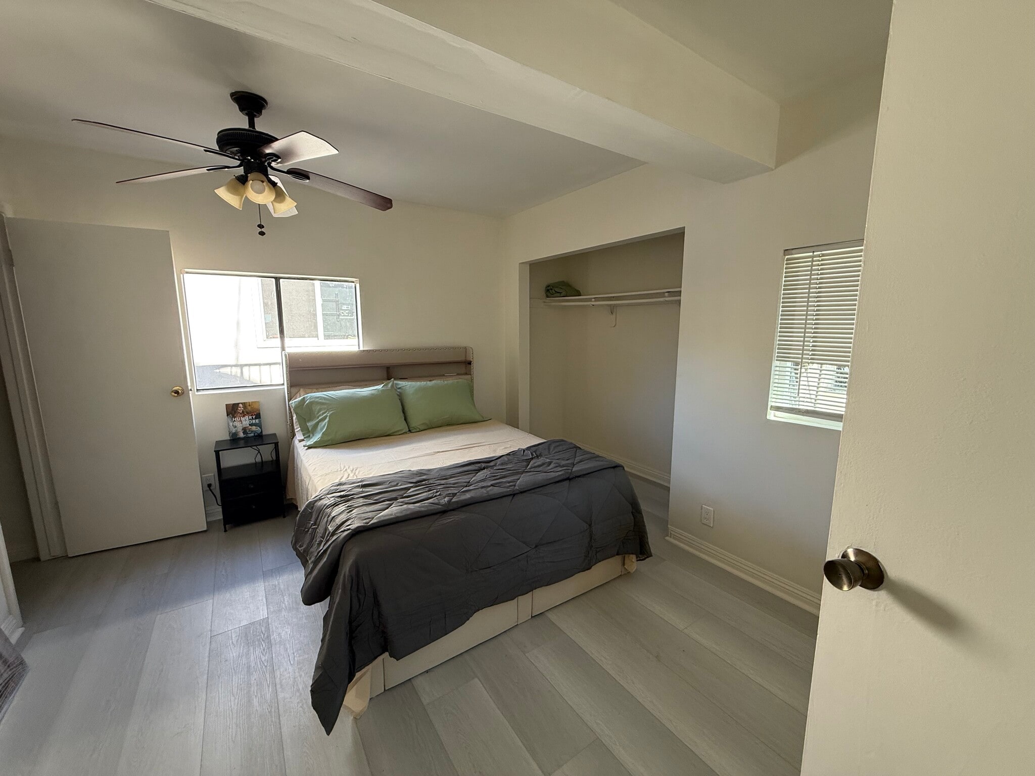 Building Photo - 7115 Somerset Blvd