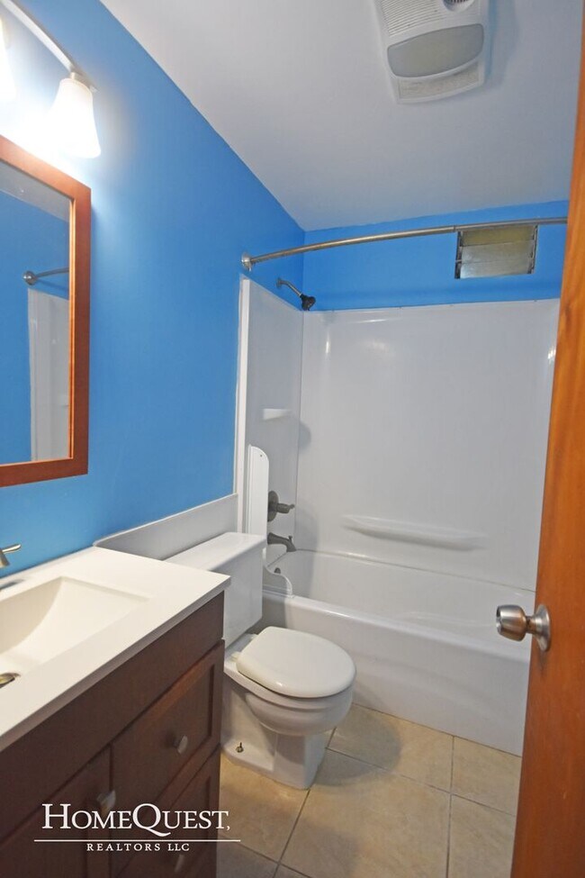 Building Photo - Large 4BR/2.5BA Home with a View!  $3600/mo