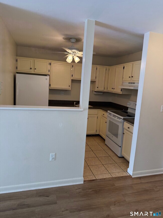 Building Photo - 2306 Cromwell Hills Dr