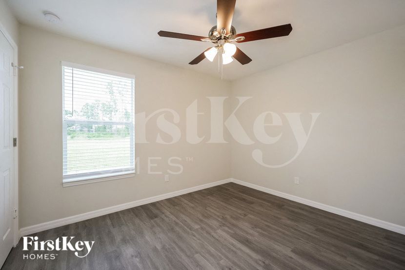 Building Photo - 840 Puccini Ave S