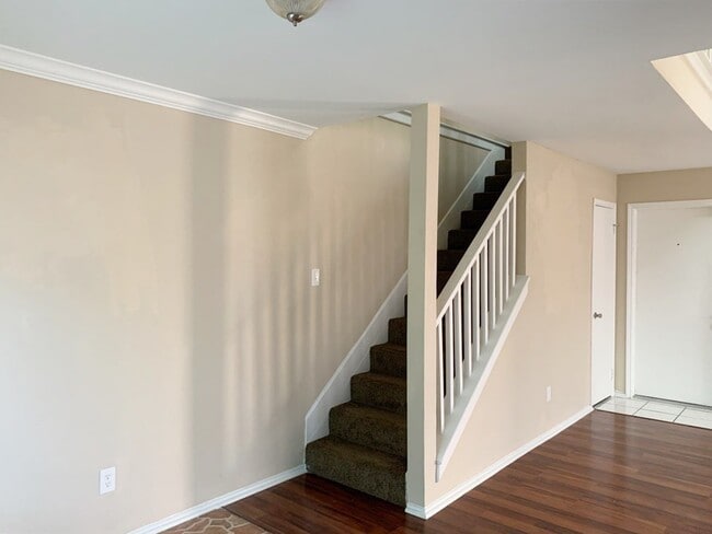 Building Photo - 5922 Cinnamon Creek Cir