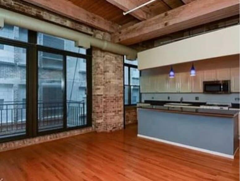 Building Photo - 375 W Erie St