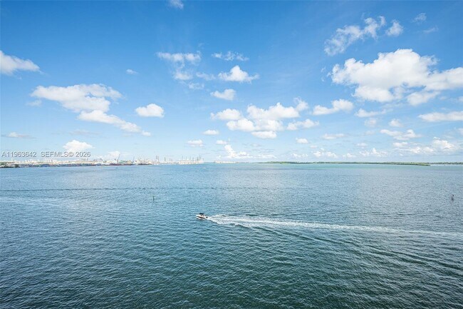 Building Photo - 800 Claughton Island Dr