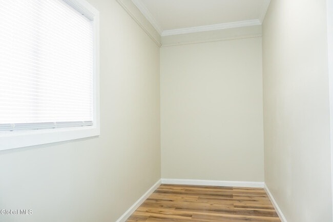 Building Photo - 418 3rd St