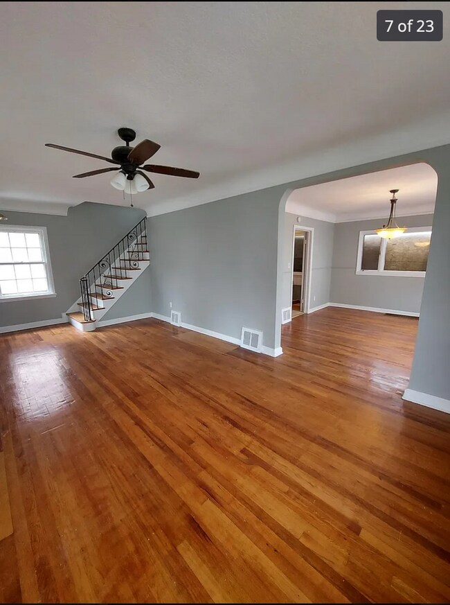 Building Photo - Newly Renovated Single Family Home in Exce...