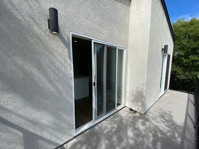 Building Photo - BRAND NEW (2022) 4BD/2BA