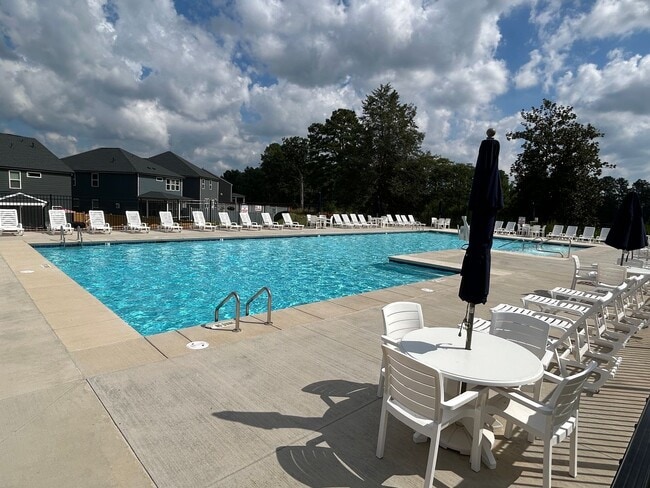 Building Photo - NEW 4 bed/3.5 bath townhome for rent in Apex