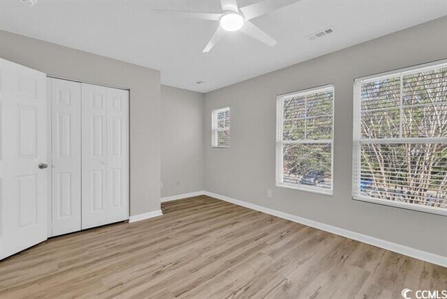 Building Photo - Gorgeous 2 bed 2.5 bath condo at Kiskadee Parke