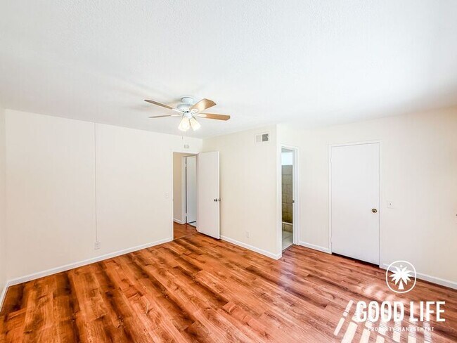 Building Photo - 6645 Amberly St