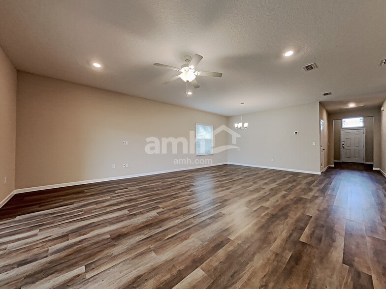 Building Photo - 197 Spruce Pt