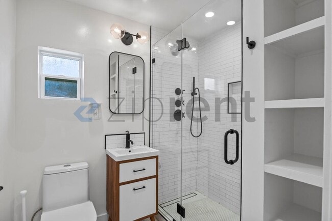 Building Photo - 3226 Star Ave